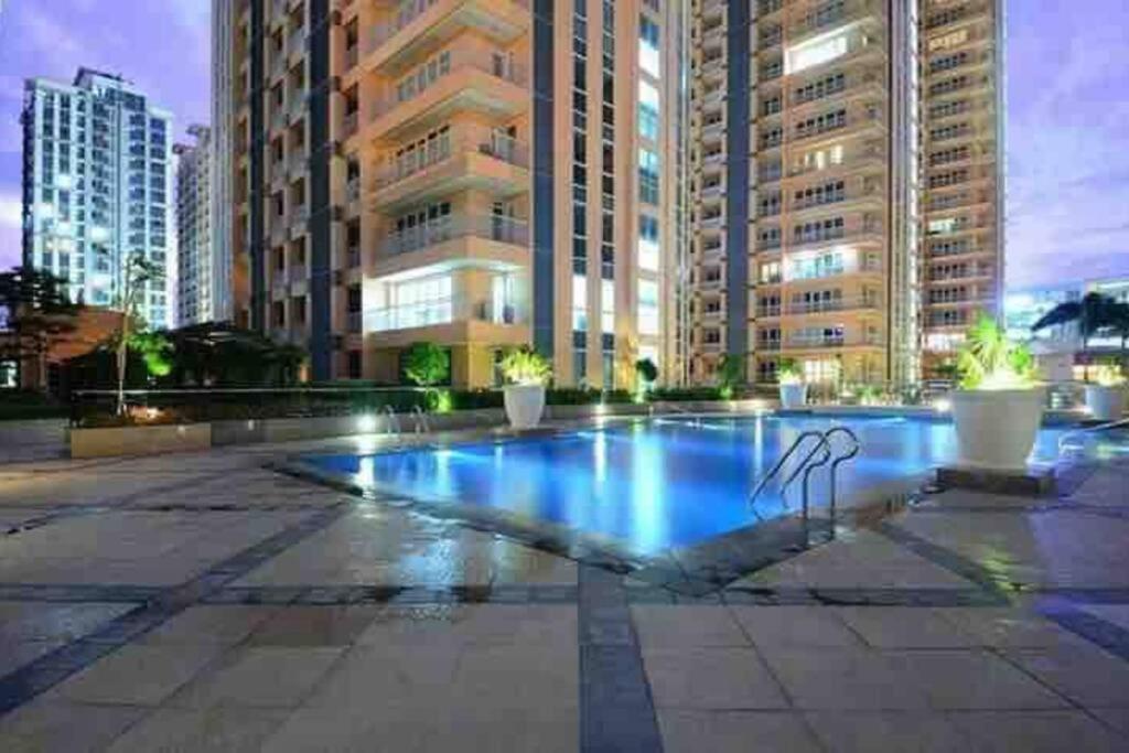 Studio At Viceroy T4 Florence Way Маніла Екстер'єр фото