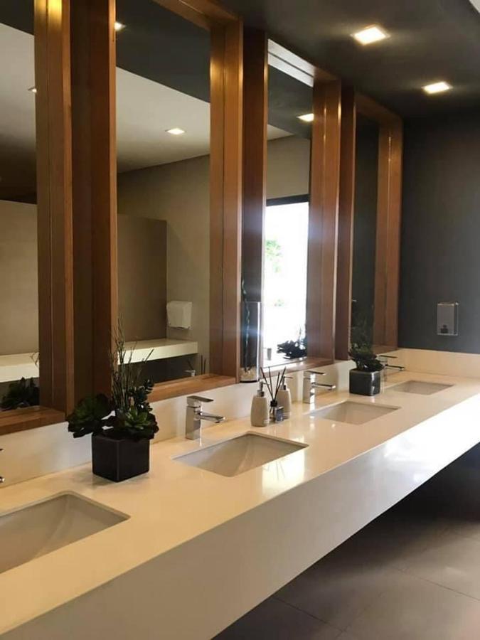 Studio At Viceroy T4 Florence Way Маніла Екстер'єр фото