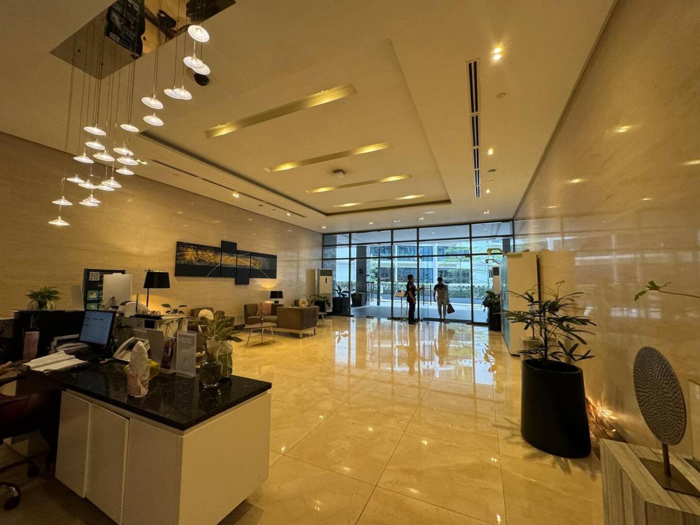 Studio At Viceroy T4 Florence Way Маніла Екстер'єр фото