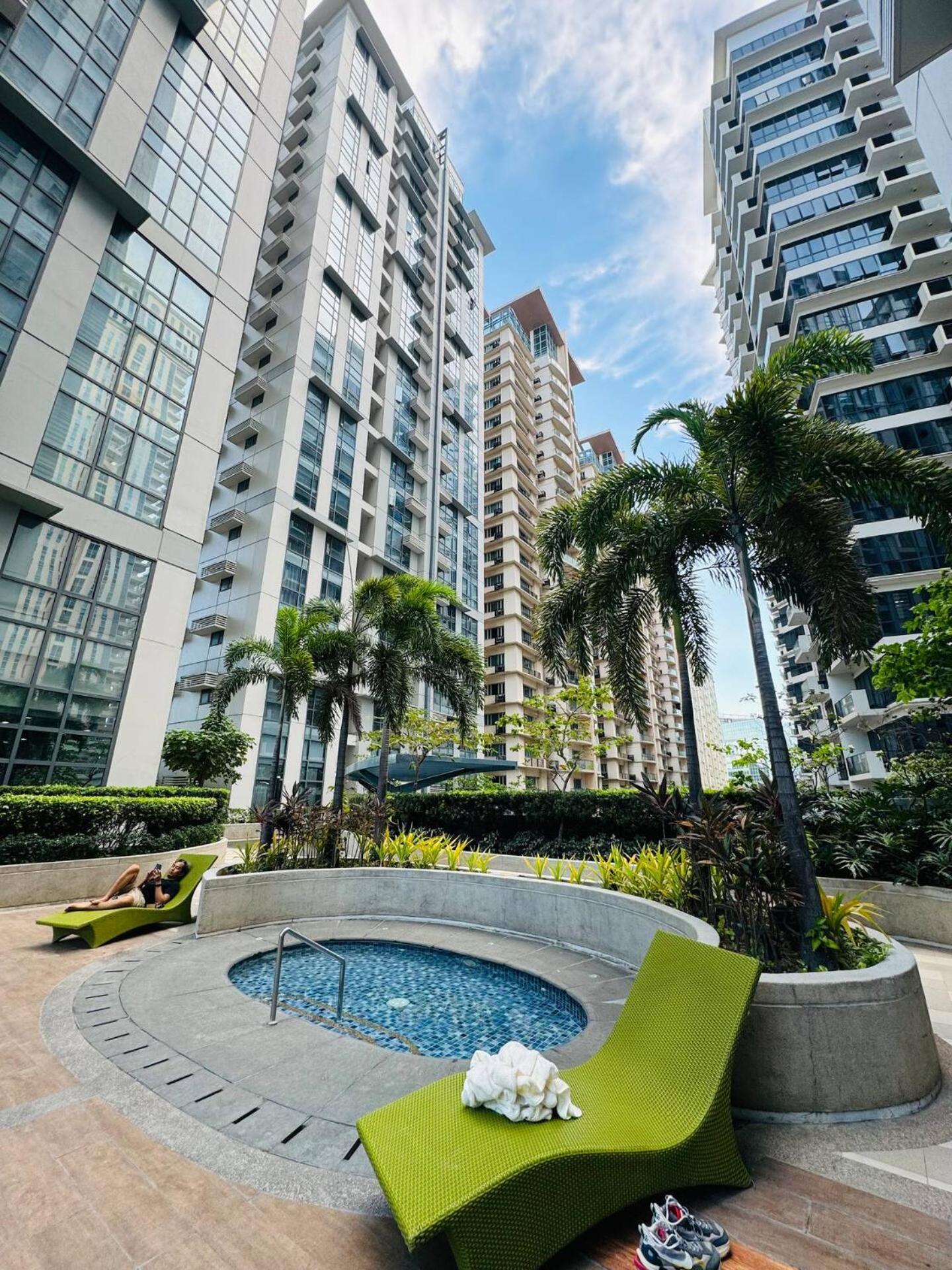 Studio At Viceroy T4 Florence Way Маніла Екстер'єр фото